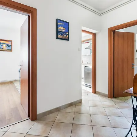2 Bedroom Stunning Apartment In Pula Appartement Pula