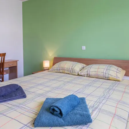 2 Bedroom Stunning Apartment In Pula * Pula