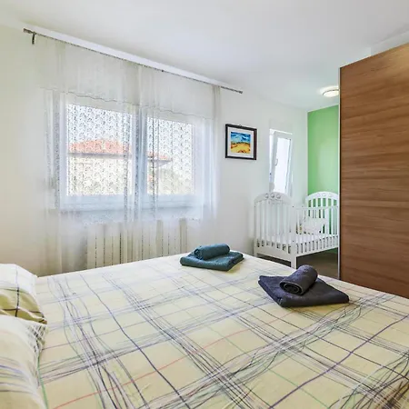2 Bedroom Stunning Apartment In Pula * Pula