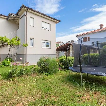 Appartement 2 Bedroom Stunning Apartment In Pula *