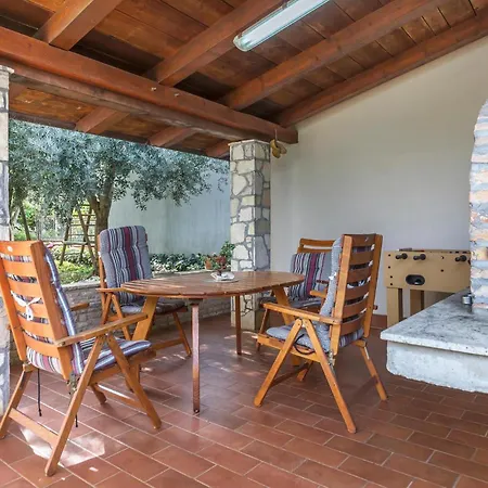 Gorgeous Apartment In Pula With Wifi Pula
