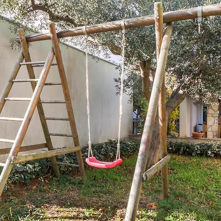 Appartement 2 Bedroom Stunning Apartment In Pula